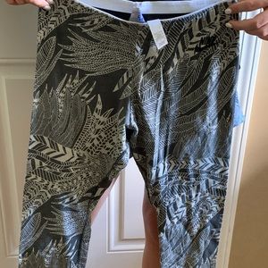 Grey patterned capris
